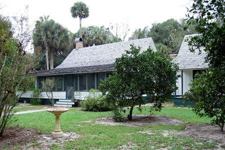 Marjoie Rawlings original cracker home where she wrote the Yearling in Cross Creek Florida